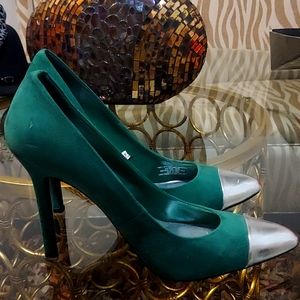 Mossimo size 11 suede green heels with silver pointed toe only worn twice